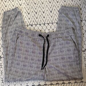 NWT women’s joggers by One by Chapter One . Size L